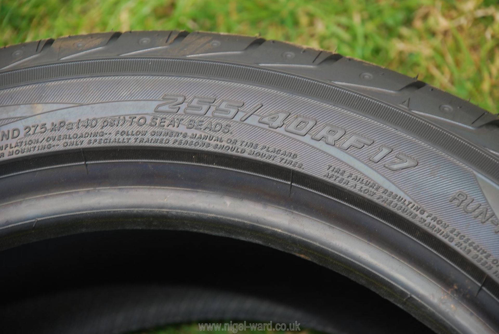 A Yokohama 255/40RF17 run flat tyre. - Image 2 of 2