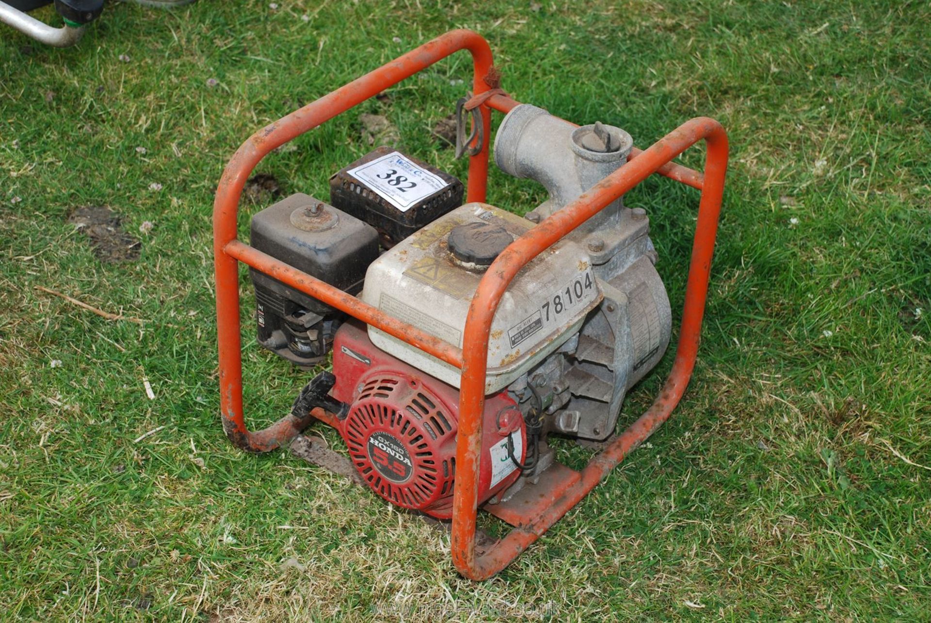 3'' water pump with 5.5 hp Honda engine, good compression, (unable to start, no fuel present).