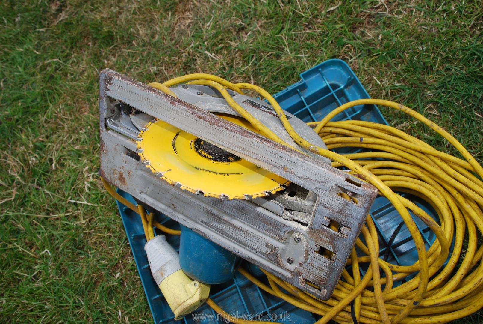 A Makita Ripsaw with extension lead and DeWalt Nail Gun, (no battery). - Image 2 of 3