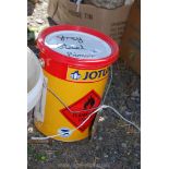 Bucket of steel primer