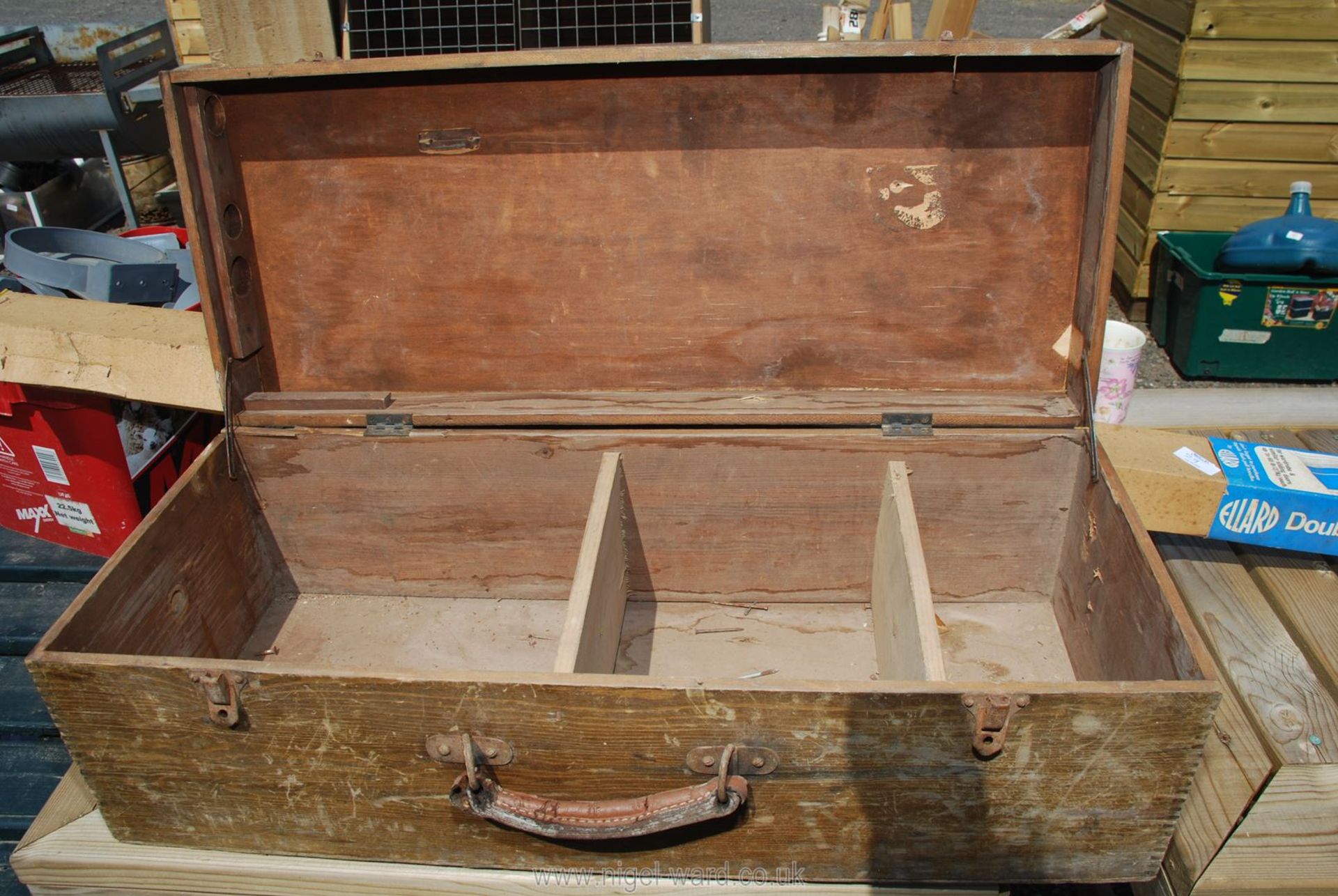 An Ellard Double Century sliding door gear and large wooden toolbox. - Image 3 of 3