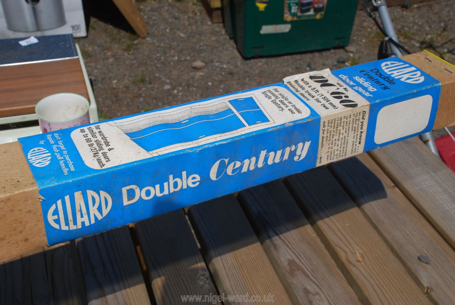 An Ellard Double Century sliding door gear and large wooden toolbox. - Image 2 of 3