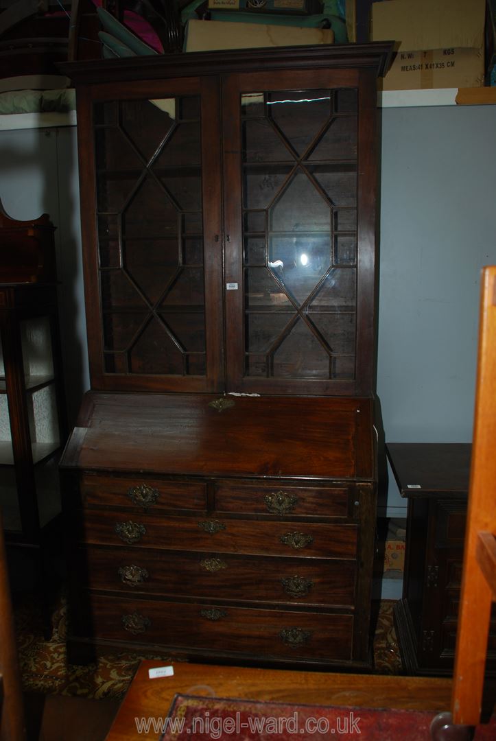 A circa 1900 Mahogany Bureau Bookcase having a pair of opposing 13 pane geometrically glazed doors - Image 3 of 4