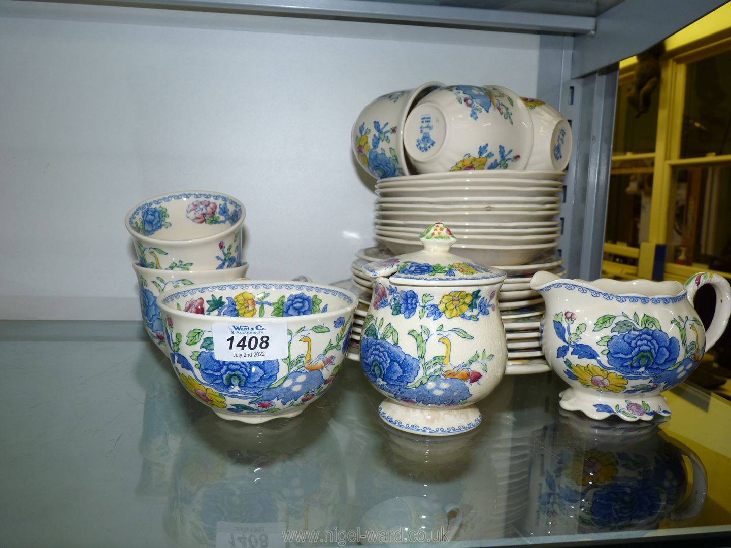 A quantity of Mason's 'Regency' pattern china tea and dinner ware including cups, saucers,