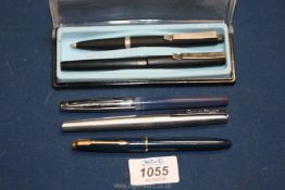 A Parker 14k 585 fountain pen plus a Conway Stewart Germany fountain pen and others etc.