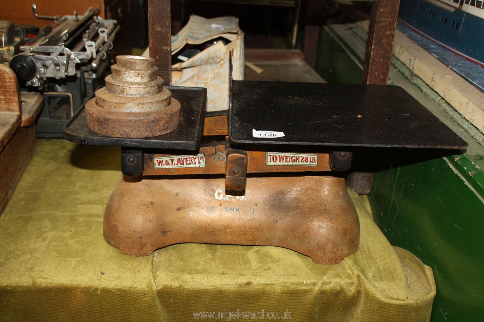 A Post Office Scales with weights by W & T Avery, Birmingham G.P.O.