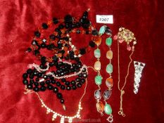 Miscellaneous vintage beads including polished stone necklace, etc.