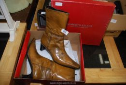 A pair of Roberto Vianni leather ankle boots, size 40.