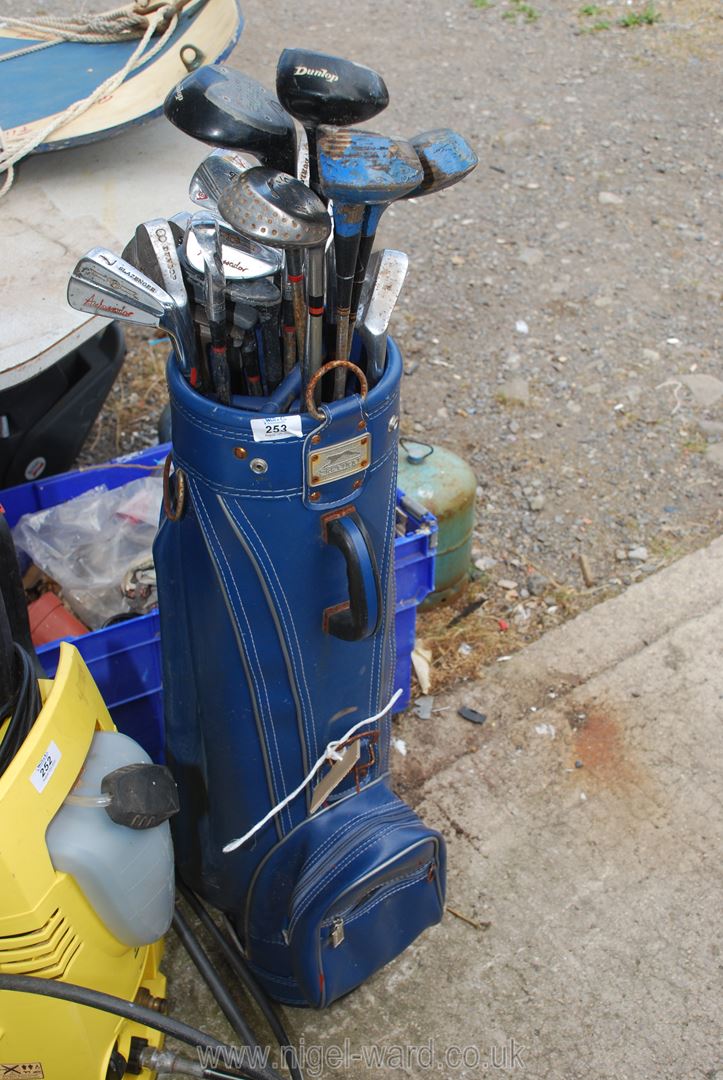 Tony Jacklin Golf clubs in a blue golf bag