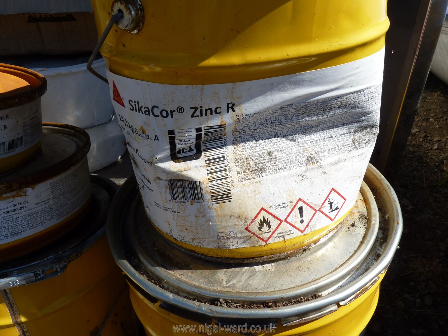 A quantity of 'Sika' Sikalastic, Sikacor, mastic wall tile filler, etc. - Image 10 of 11