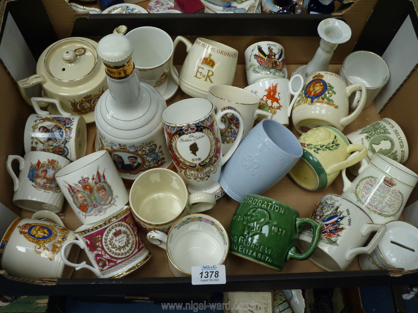 A quantity of commemorative china including a Mason's silver jubilee mug, WWI mug, Meakin mugs,