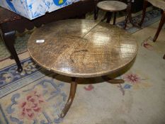 A small low Oak occasional Table with tilt top, a/f,