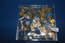 A quantity of mixed keys, 56 approx.