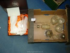 A small quantity of glass to include boxed set of Webb Silver Jubilee 1977 champagne flutes,