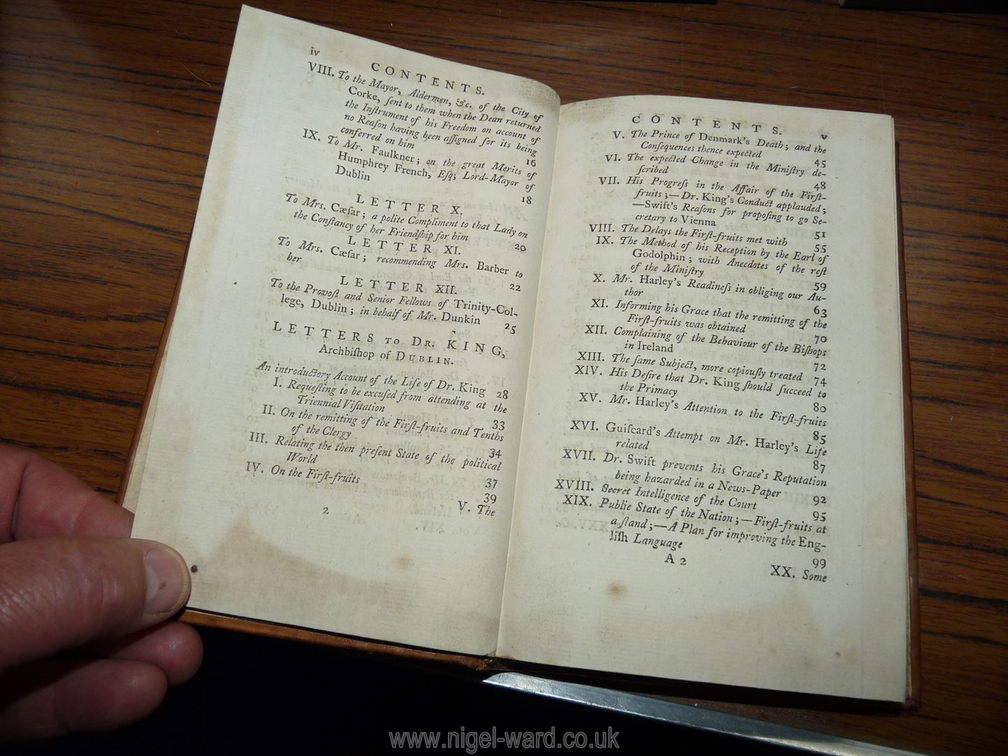 A quantity of leather bound books to include 24 volumes of Swift's works, - Image 45 of 107