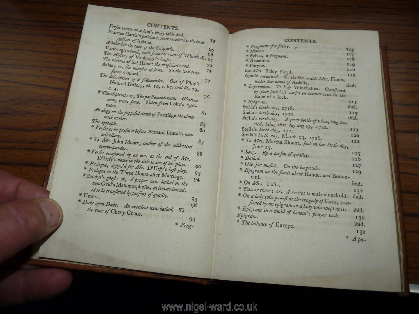 A quantity of leather bound books to include 24 volumes of Swift's works, - Image 20 of 107