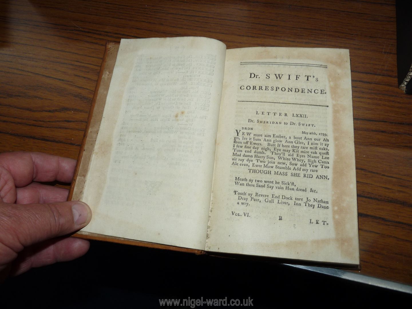 A quantity of leather bound books to include 24 volumes of Swift's works, - Image 88 of 107