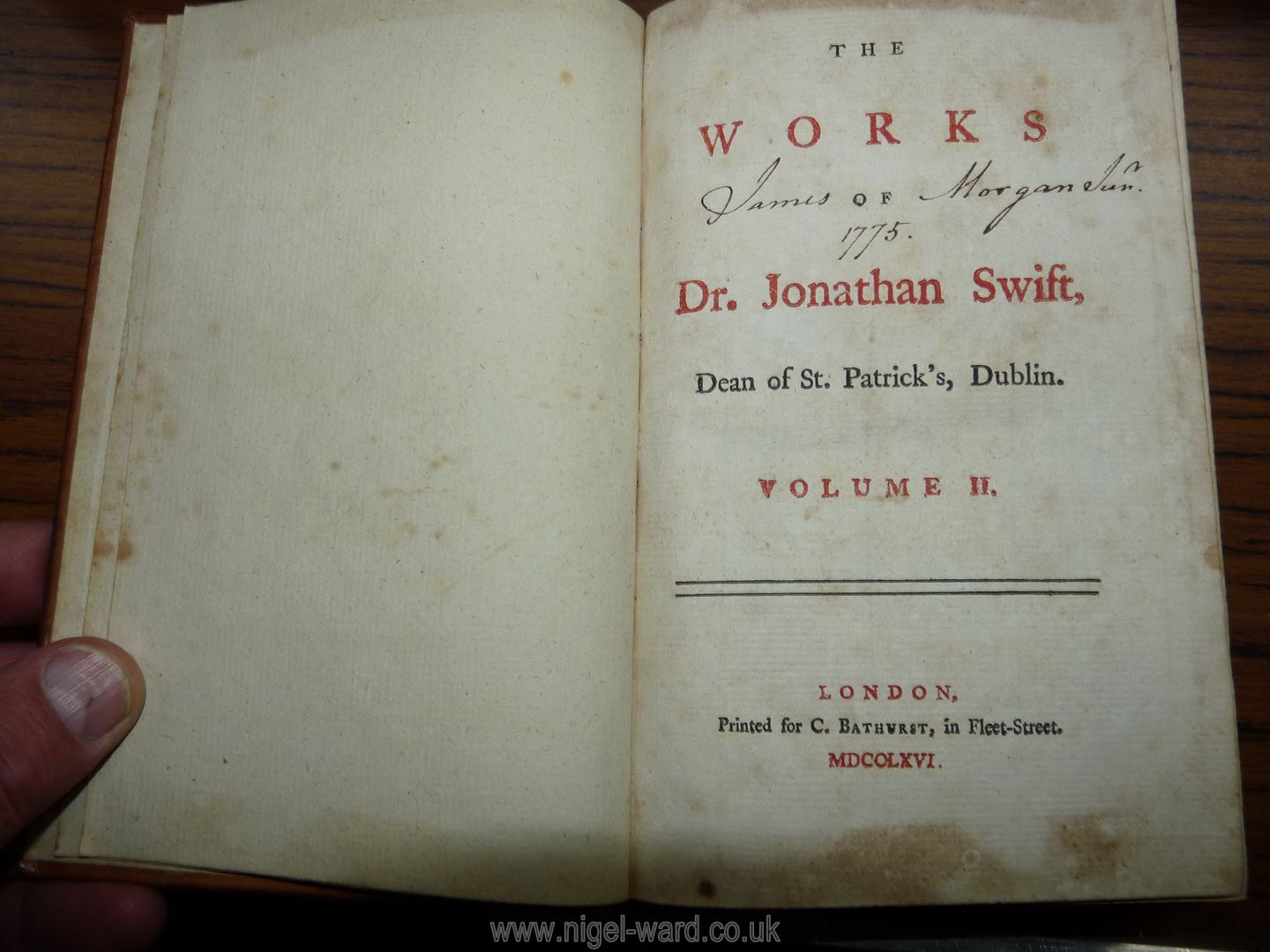 A quantity of leather bound books to include 24 volumes of Swift's works, - Image 10 of 107