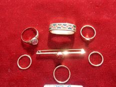 Miscellaneous 9ct gold items and an unmarked gold band with Pietra dura inlay.