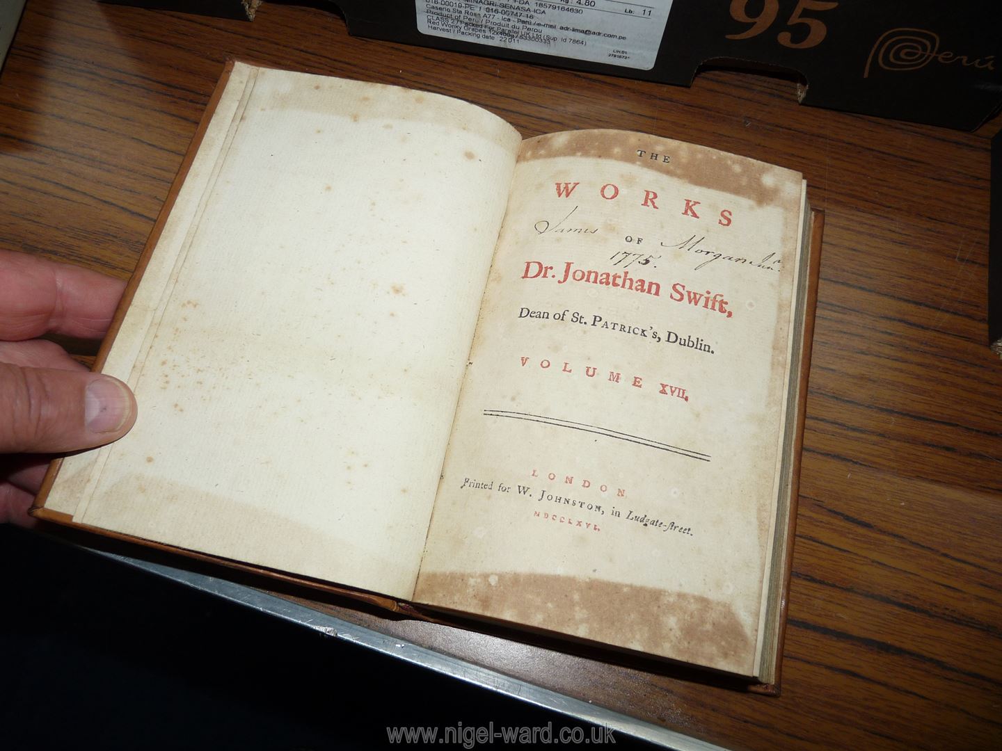 A quantity of leather bound books to include 24 volumes of Swift's works, - Image 53 of 107