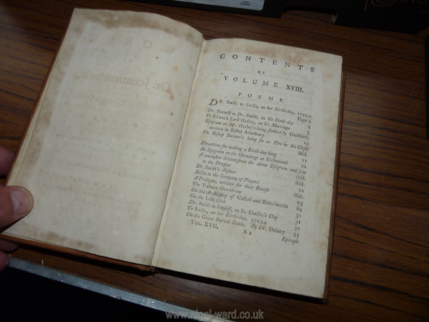 A quantity of leather bound books to include 24 volumes of Swift's works, - Image 60 of 107