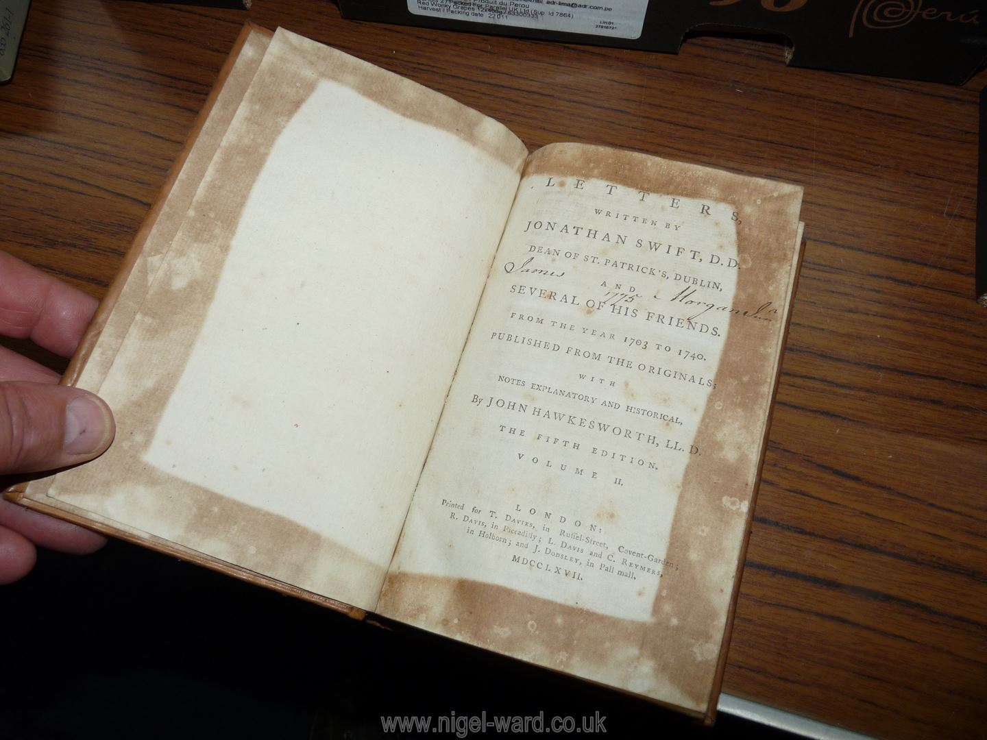 A quantity of leather bound books to include 24 volumes of Swift's works, - Image 65 of 107