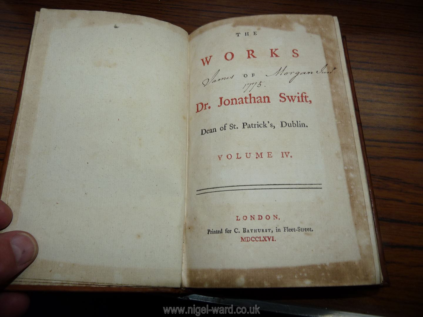 A quantity of leather bound books to include 24 volumes of Swift's works, - Image 14 of 107