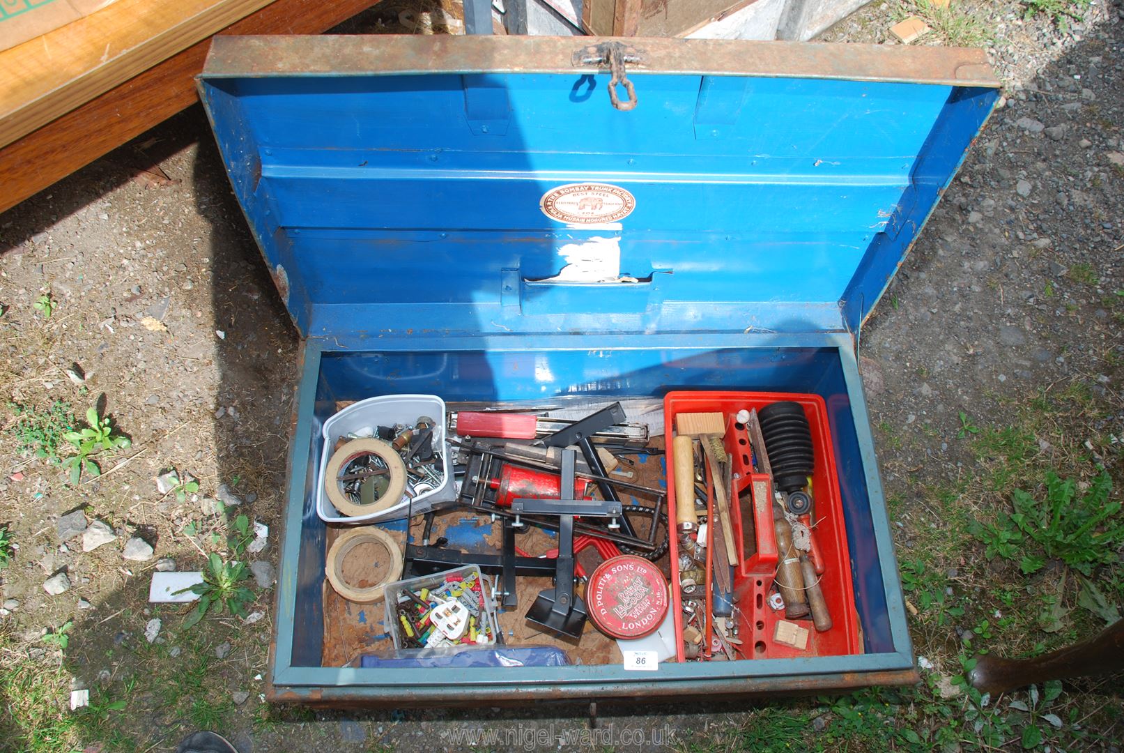 A metal trunk with contents, hand tools and foot pump. - Image 2 of 2
