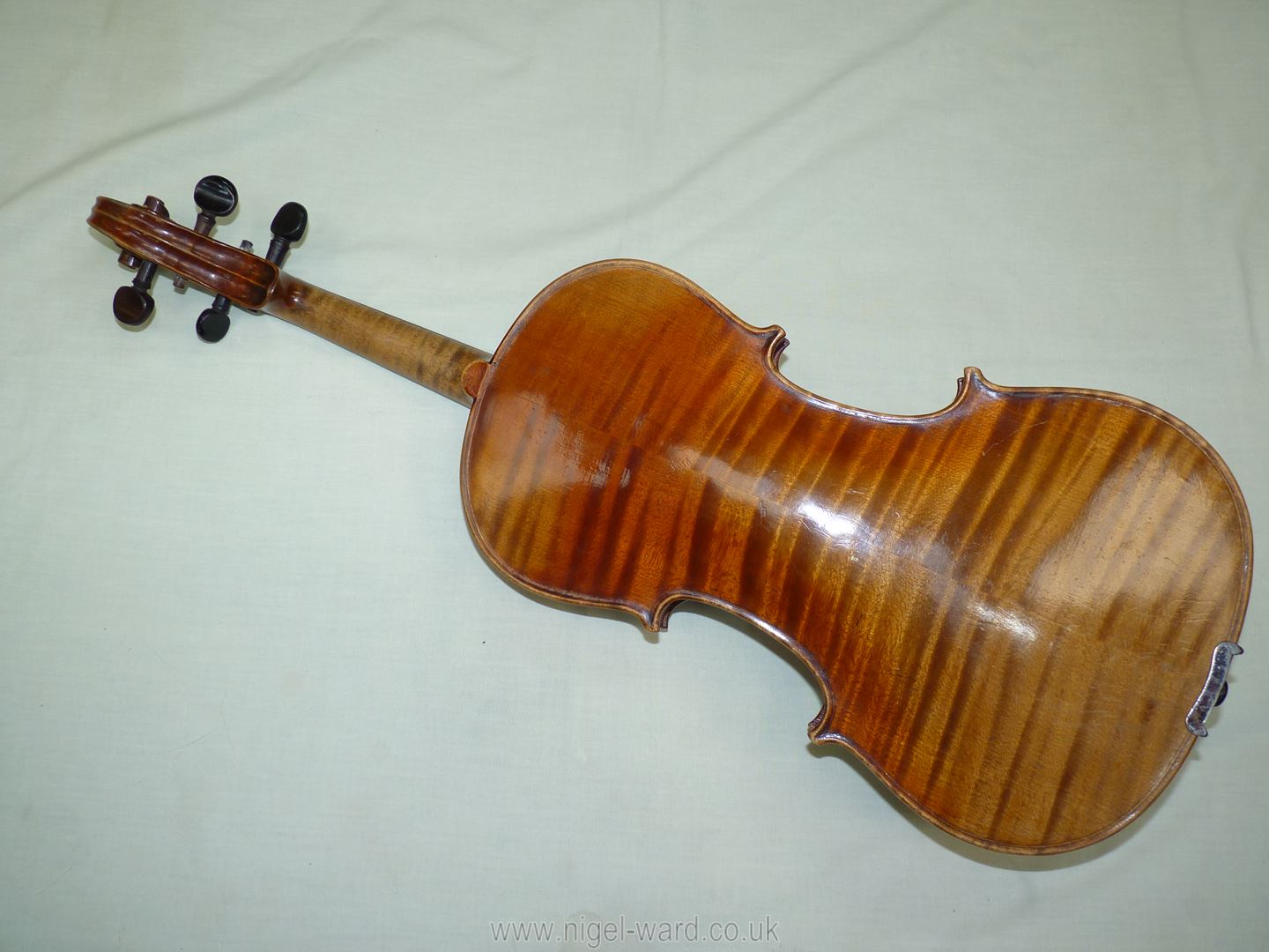 An antique violin having a well-carved scroll and nicely figured body including the back, - Image 5 of 49