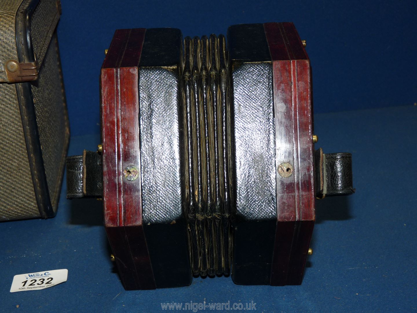 A possibly Rosewood cased 48 key Concertina by Lachenal & Co. London, serial no. - Image 4 of 7