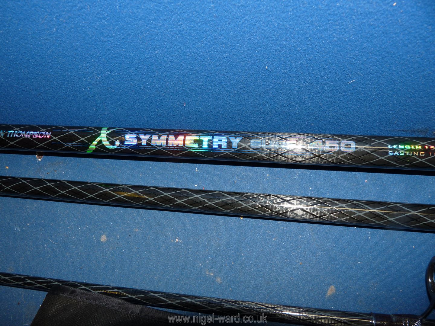 A 15' X-Symmetry surf 450 beachcaster carbon fibre fishing rod, 3 sections with rubber handle, - Image 3 of 3