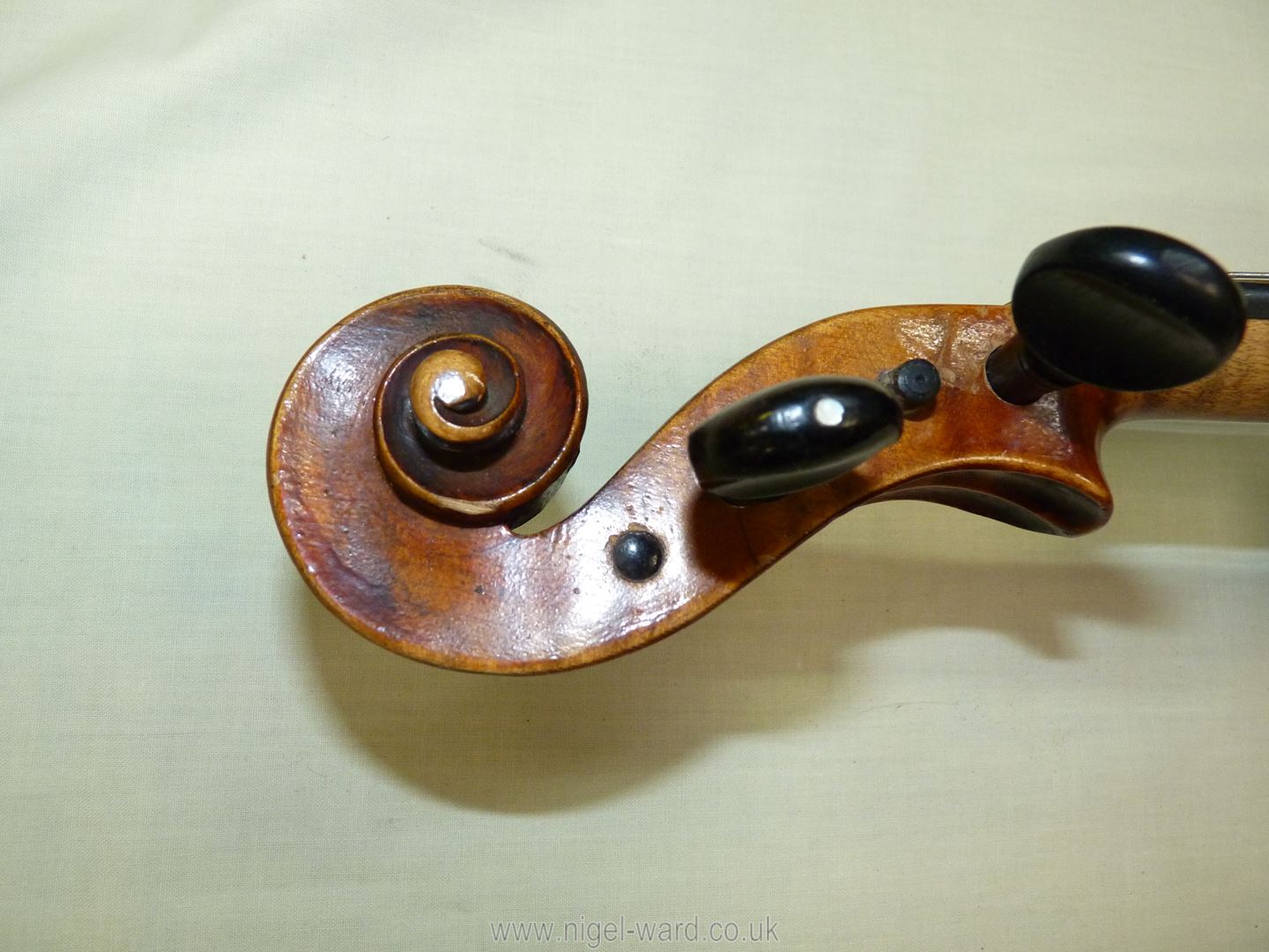 An antique violin having a well-carved scroll and nicely figured body including the back, - Image 10 of 49