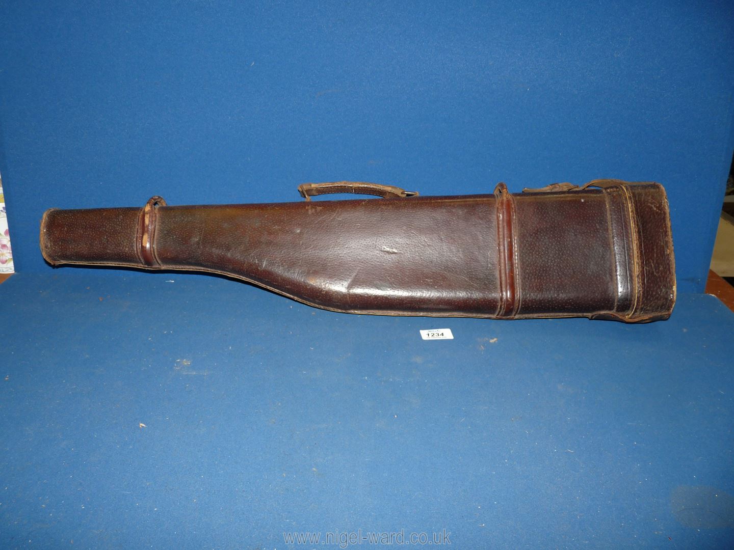 A leg of mutton gun case. - Image 2 of 2