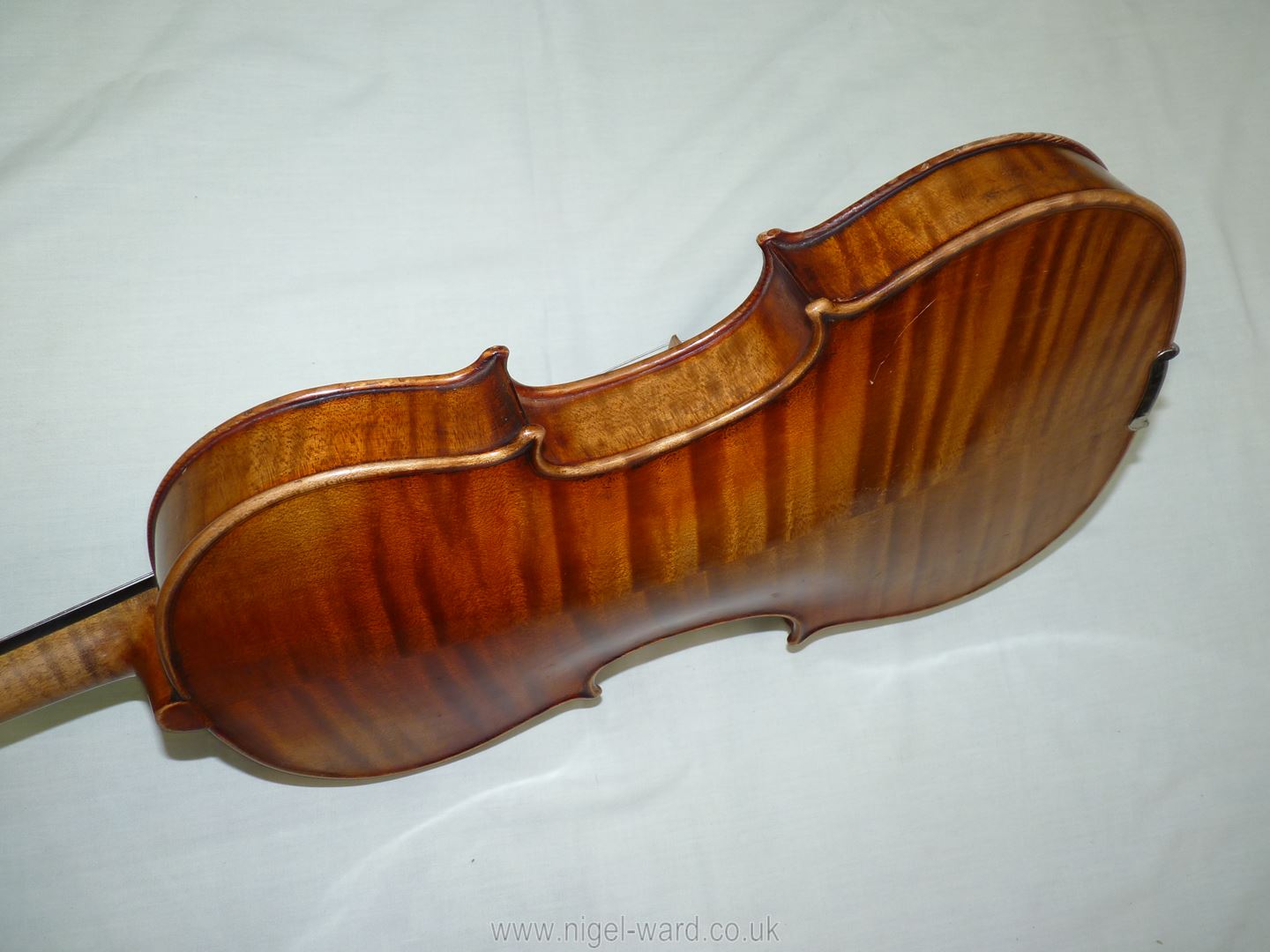 An antique violin having a well-carved scroll and nicely figured body including the back, - Image 13 of 49