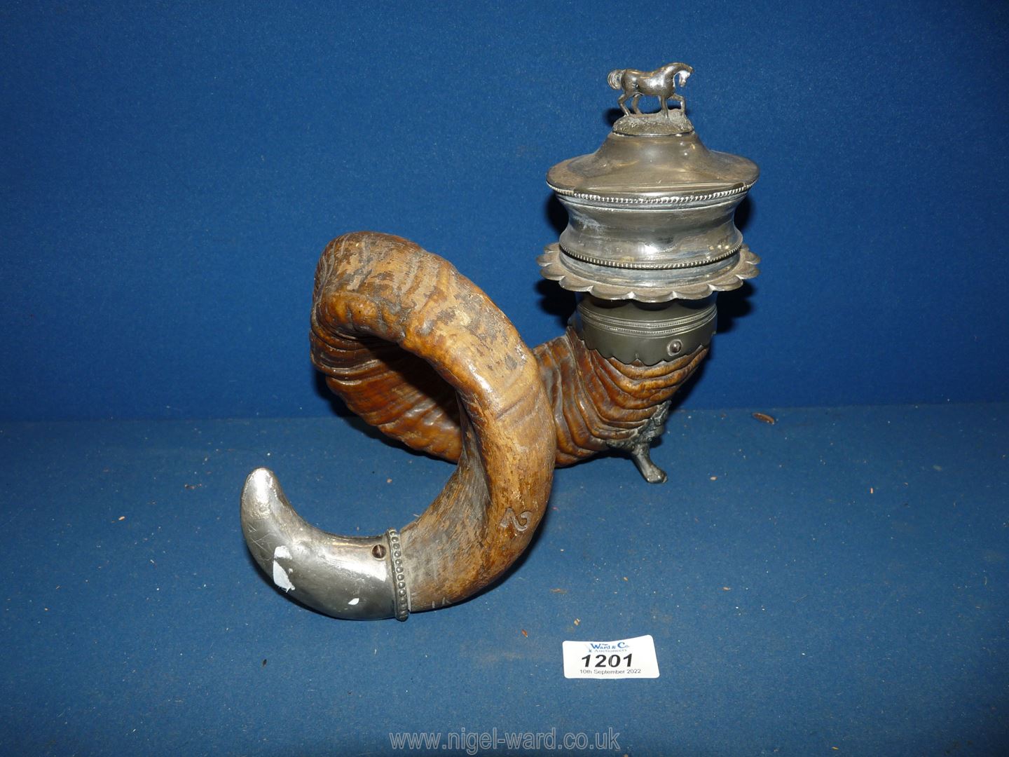 An unusual curled Ram's Horn having a hinged lidded E.P.B. - Image 2 of 2