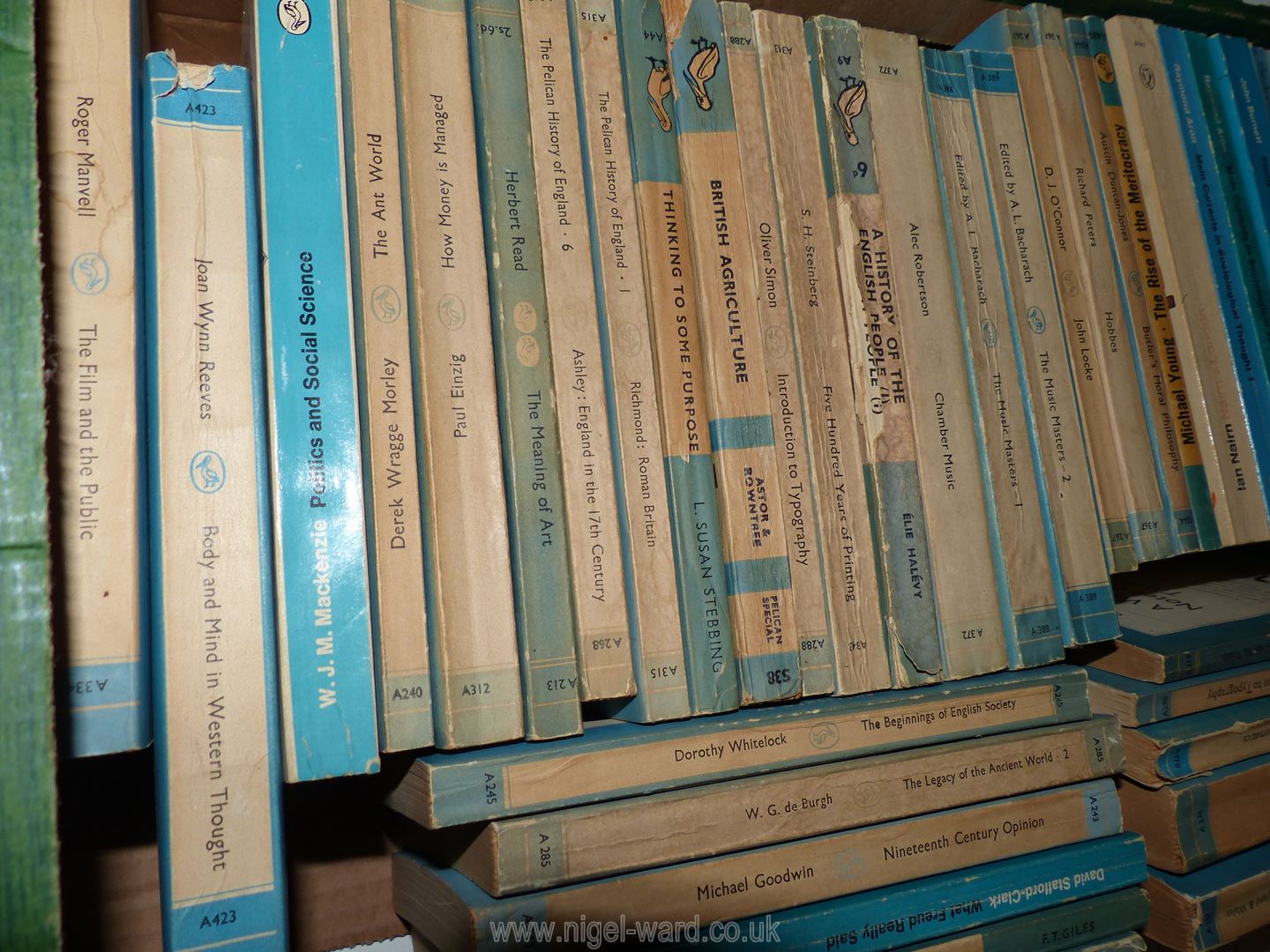 Two boxes of Pelican paperbacks to include; 'English Justice', - Image 6 of 8