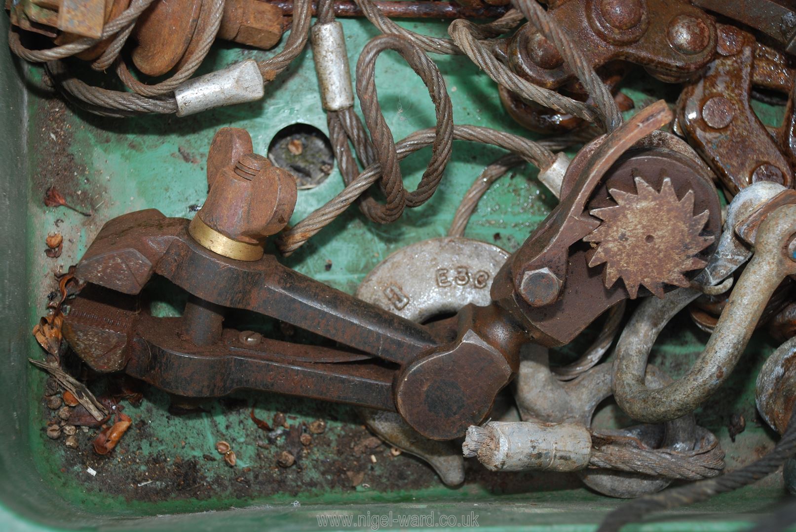 A quantity of fencing wire, wire rope and tensioners, etc. - Image 2 of 3