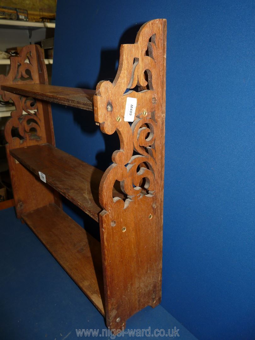 A set of Oak wall hanging shelves having fretworked ends, - Image 2 of 2