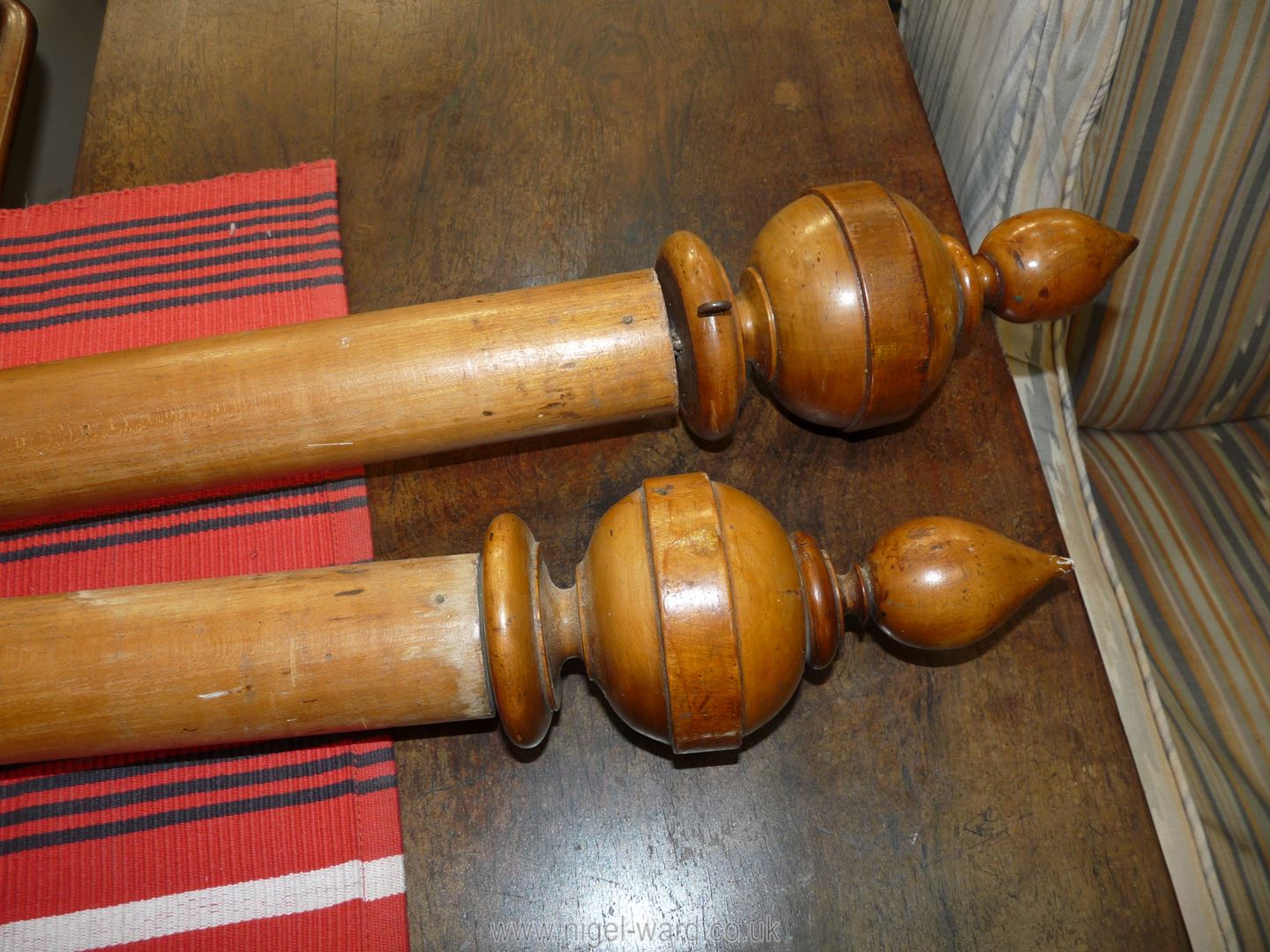 A circa 1900 Mahogany curtain Pole in two threaded end sections and having intricately turned end - Image 2 of 2