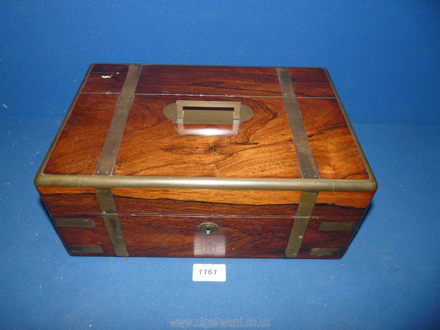 A brass bound Rosewood/Walnut cased gentleman's travelling Grooming set including glass toothpick - Image 2 of 6