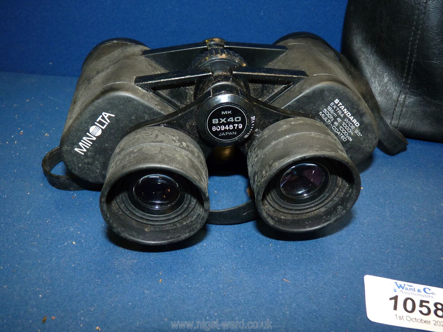 A pair of Minolta Standard extra wide 8 x 40 Binocular, in black case. - Image 2 of 2