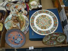 A quantity of cabinet plates including two blue and pink oriental plates, eight Coalport owl plates,