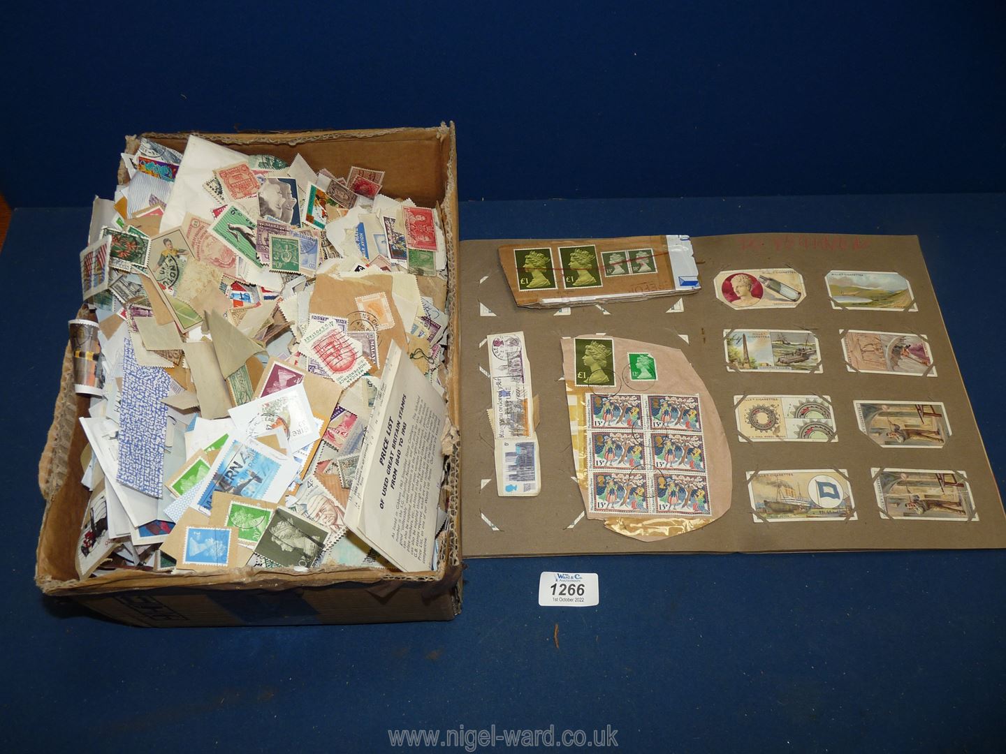A quantity of loose stamps, English and Foreign, Singapore, New Zealand, USA, etc,