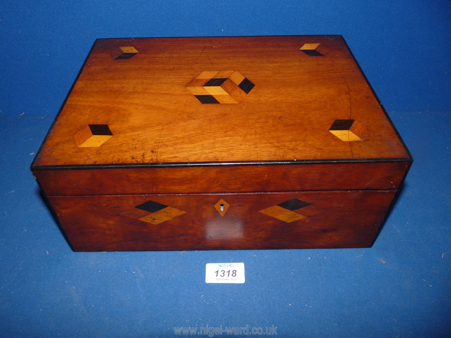A parquetry jewellery box with interior lift out shelf and various compartments, - Image 2 of 5