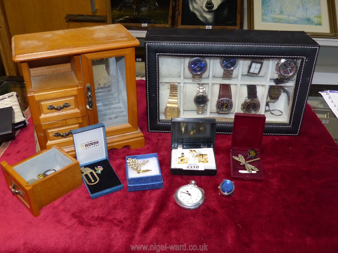 Nine assorted gents watches, a wooden jewellery box plus an assortment of brooches,