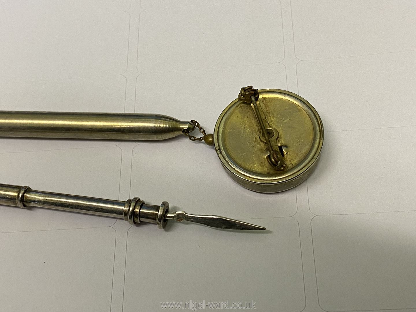 *A 925 silver toothpick plus a white metal pencil on retractable chain on brooch. - Image 3 of 3