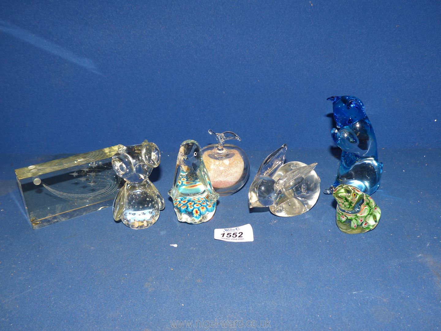A quantity of animal glass paperweights including penguin, frog, rabbit etc., some chips. - Image 2 of 2