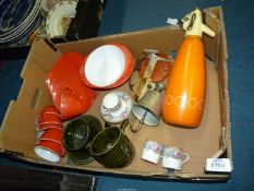 A quantity of china to include Melmex cups, saucers, bowls, soda siphon, green soup bowls, creamer,
