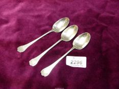 Three silver Teaspoons, Sheffield 1904, maker John Sanderson, 44 grams.