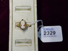 A 9ct gold Cameo ring. Ring size "N" approx.